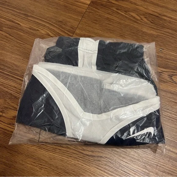 NWT Nike Navy Blue Dri-Fit Tempo Running Shorts Size XS - Picture 3 of 4